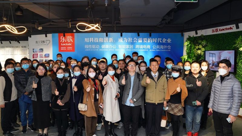 选择代运营公司，实力是关键。可以从以下几个方面进行考察：